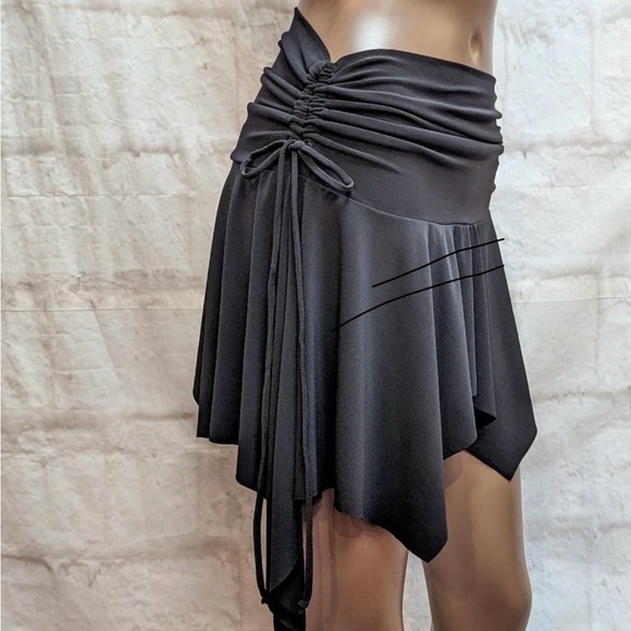 CUTE ASYMMETRICAL Y2K SKIRT! Fits S-M - Picture 5 of 5